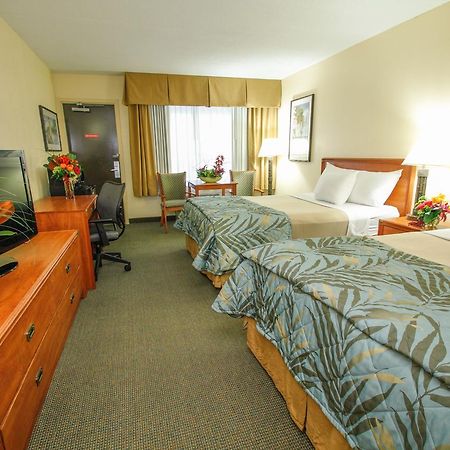 Edgewater Waterpark Hotel ดุลูท ภายนอก รูปภาพ