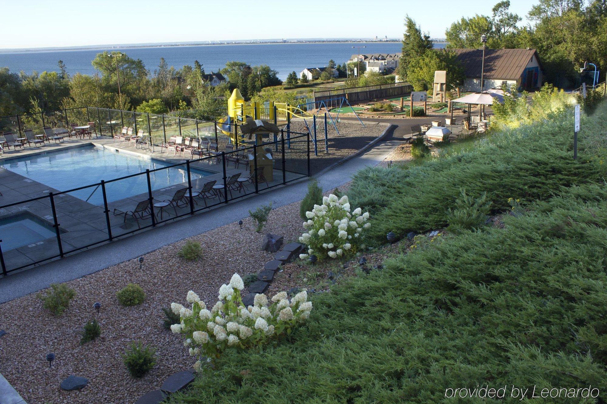 Edgewater Waterpark Hotel ดุลูท ภายนอก รูปภาพ