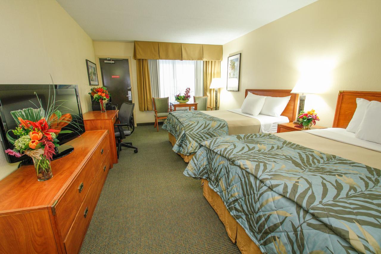 Edgewater Waterpark Hotel ดุลูท ภายนอก รูปภาพ