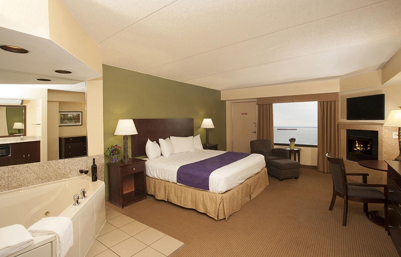 Edgewater Waterpark Hotel ดุลูท ภายนอก รูปภาพ