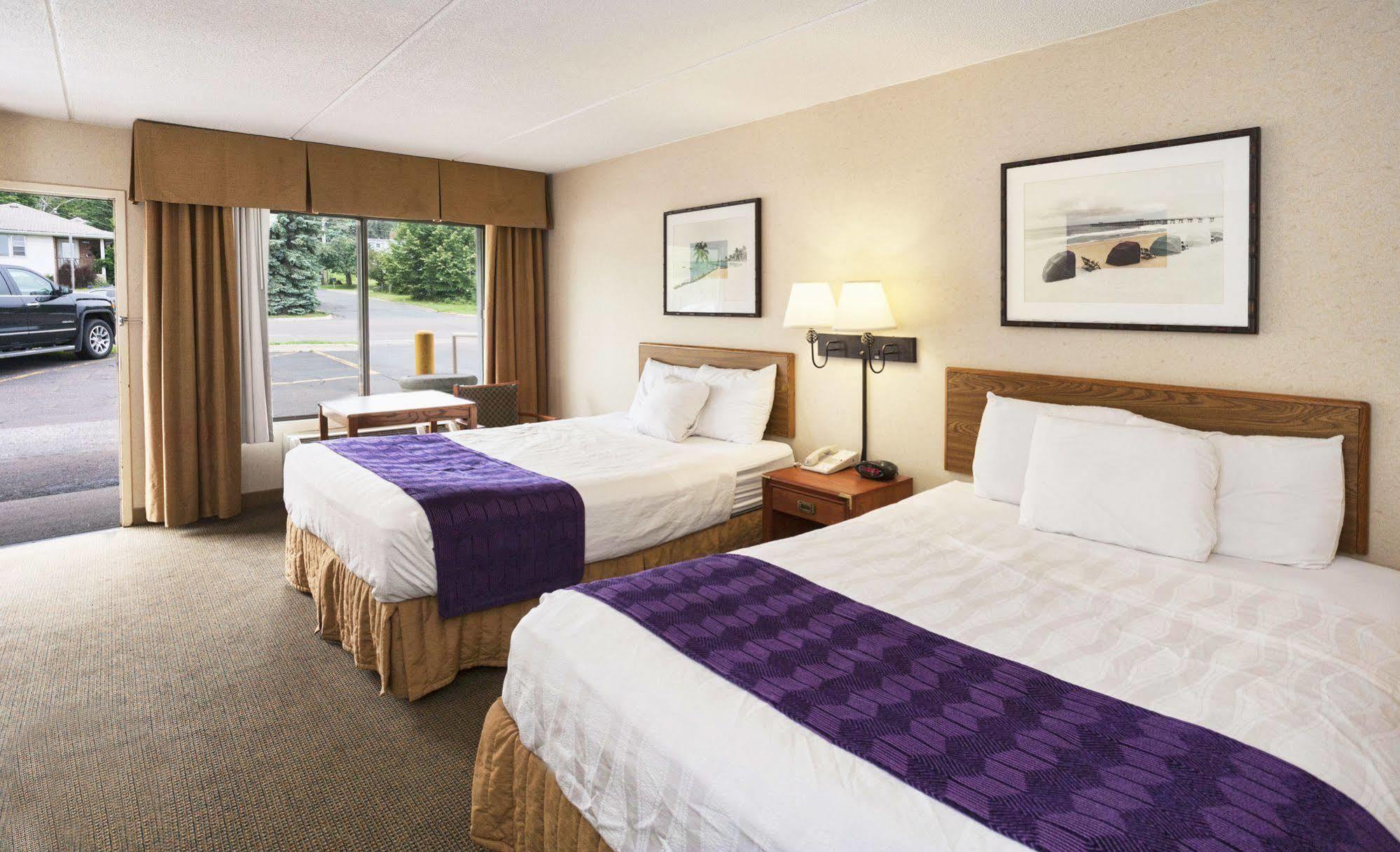 Edgewater Waterpark Hotel ดุลูท ภายนอก รูปภาพ