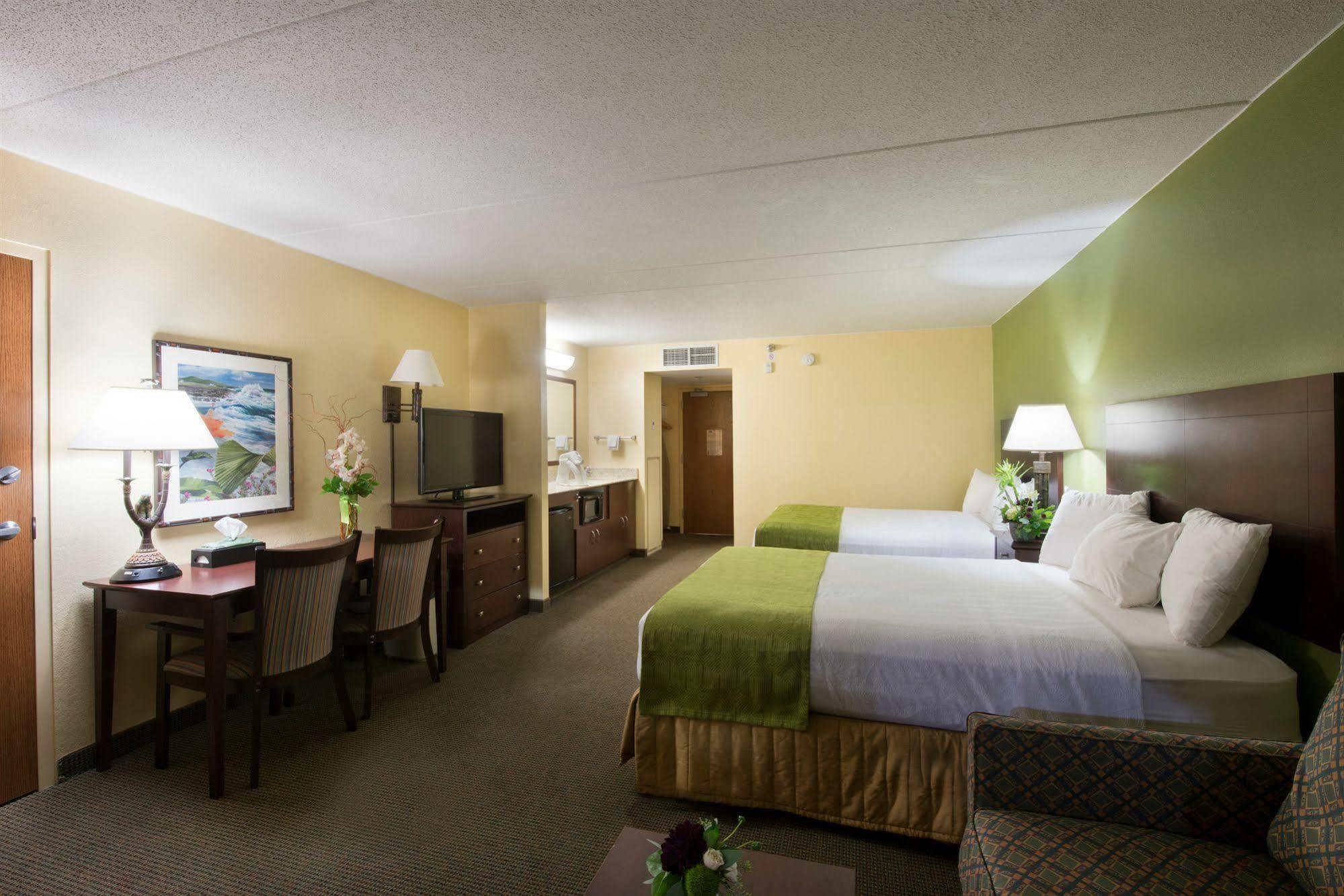 Edgewater Waterpark Hotel ดุลูท ภายนอก รูปภาพ