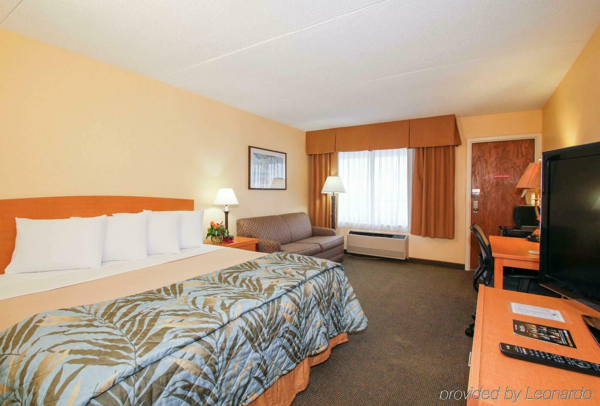 Edgewater Waterpark Hotel ดุลูท ภายนอก รูปภาพ